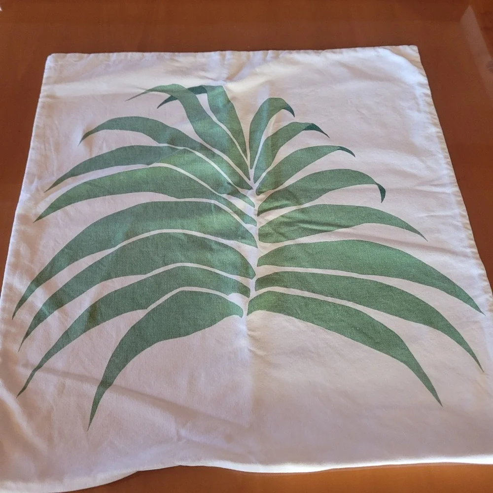 Potterybarn (1) Pillow Cover Bold Leaf Green 19x20 Spring Botational